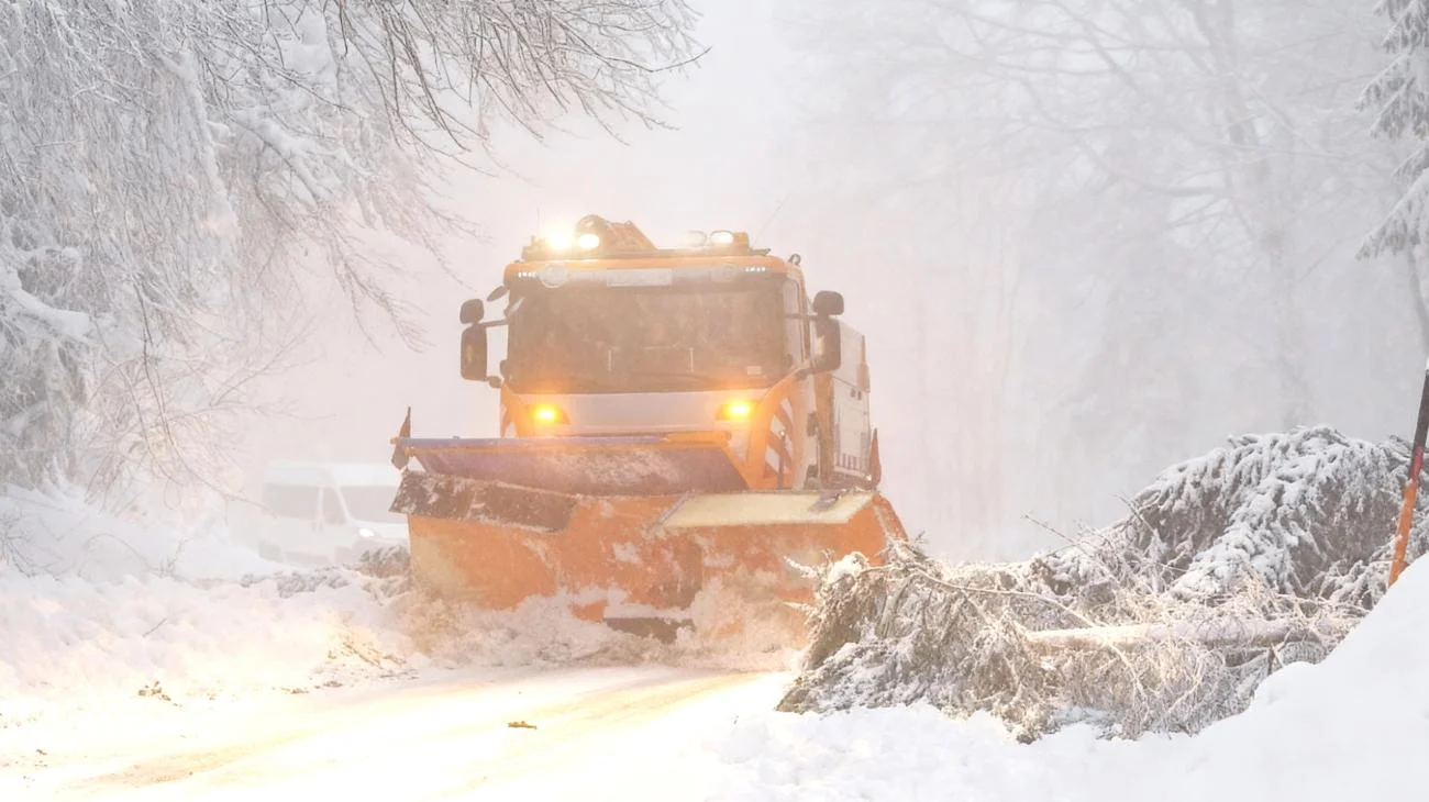 Winterwetter legt Deutschland lahm: Was du jetzt über Schnee, Stromausfälle und Verkehrschaos wissen musst 2026-02-03T11:35:01.711Z"